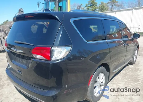 2019 Chrysler Pacifica Touring L z USA, uszkodzony, nr VIN 2C4RC1BG8KR651366